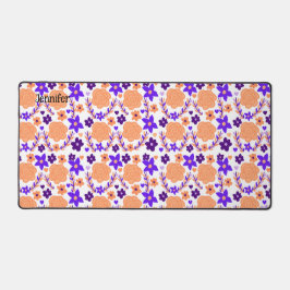紫とオレンジの花 デスクマット