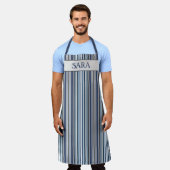 紫とグレーのストライプ エプロン (着用した状態)