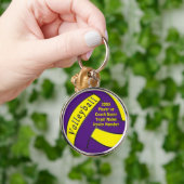 紫とパーソナライズされた黄色のバレーボールの贈り物 キーホルダー (手)