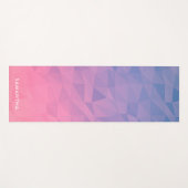 紫とピンクのグラデーション幾何学模様モノグラム ヨガマット (正面(横))