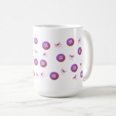 紫とピンクのボタンと湾曲形 コーヒーマグカップ (正面右)