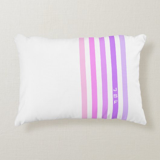 紫とピンクの垂直ストライプ文字モノグラム アクセントクッション (正面)