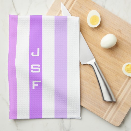 紫とピンクの垂直ストライプ文字モノグラム キッチンタオル (四つ折り)