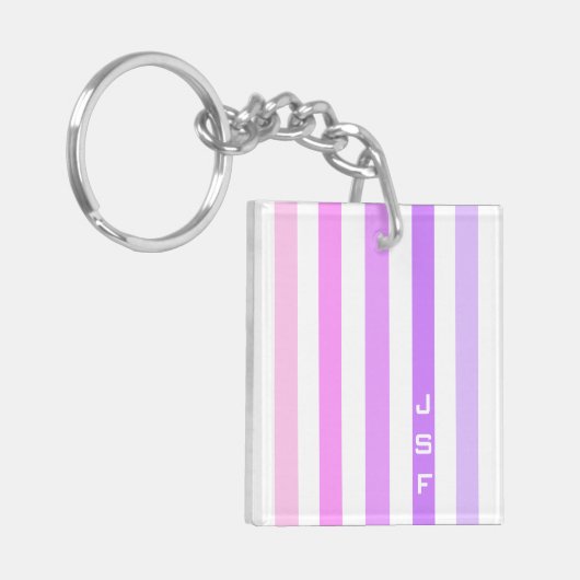 紫とピンクの垂直ストライプ文字モノグラム キーホルダー (正面左)