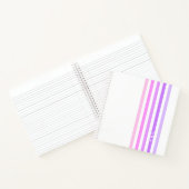 紫とピンクの垂直ストライプ文字モノグラム ノートブック (内部)