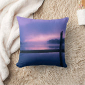 紫とピンクの日の出の水景観反射 クッション (ブランケット)
