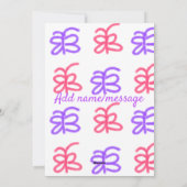 紫とピンクの蝶の落書きパターンに名前テキストを追加 シーズンカード (裏面)