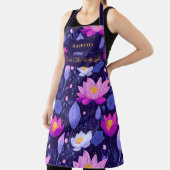 紫とピンクの静かな禅ロータスガーデン エプロン (インサイチュ)