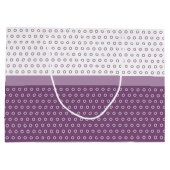 紫とモダン白の水玉模様モノグラム ラージペーパーバッグ (裏面)
