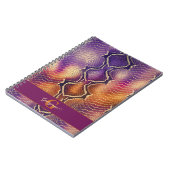 紫とモノグラムの金ゴールドきらめくスネークスキン ノートブック (左側)