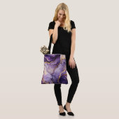 紫とユニーク金ゴールド大肩トート トートバッグ (モデル)