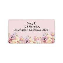 紫と埃の多いピンクの花のフローラ