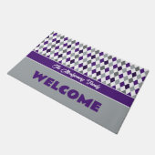 紫と灰色の学校の色のパタアーガイルーン ドアマット (アングル)