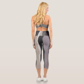 紫と灰色の波状のストライプ カプリレギンス (裏面)