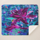 紫と熱いピンクの抽象芸術オリエンタルユリの花 シェルパブランケット (正面(横))