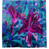 紫と熱いピンクの抽象芸術オリエンタルユリの花 シャワーカーテン (正面)