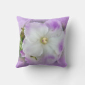 紫と白のアファンシーフリカのスミレ クッション (裏面)