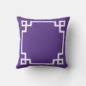 紫と白のギリシャ語鍵パターン装飾用クッション クッション (裏面)