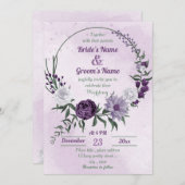 紫と白のフローラの緑のリース結婚ズ 招待状 (正面/裏面)