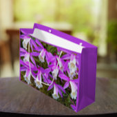 紫と白のプレヨネランのフローラ ラージペーパーバッグ