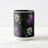 紫と白の花園 ツートーンマグカップ (中央)