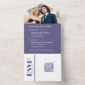 紫と白結婚のリングや輪 オールインワン招待状 (内側)