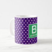紫と緑(またはカスタム色)モノグラムDotty コーヒーマグカップ (正面左)