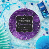 紫と虹色のグリッター文字キンセアニェラ ペーパープレート (パーティー)