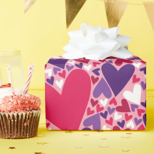 紫と赤いハート ラッピングペーパー (誕生日パーティー)