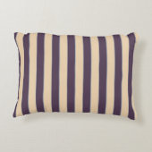 紫と赤面のピンクの線のストライプパターン アクセントクッション (裏面)