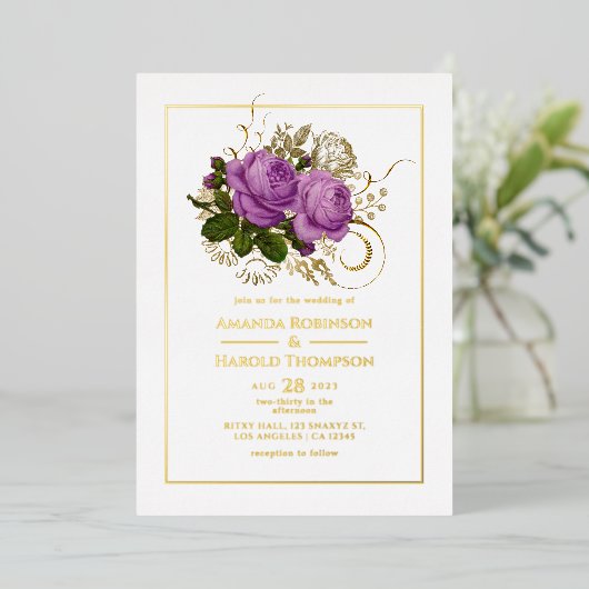 紫と金ゴールドのヴィンテージみすぼらしいシックなフローラ結婚ズ 箔招待状 (立ち正面)
