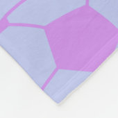 紫と青のかわいいサッカーボール フリースブランケット (角)