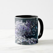 紫と青のアートワークを持つコーヒーマグ マグカップ (正面右)