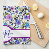 紫と青のフローラ パーソナライズされた キッチンタオル (四つ折り)