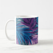 紫と青のヤシの葉の熱帯模様 コーヒーマグカップ (左)