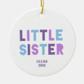 紫と青の妹のパーソナライズされたベビーガール セラミックオーナメント (正面)