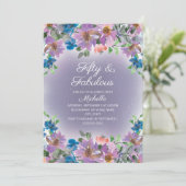 紫と青の花柄の女性のための50歳の誕生日お祝い 招待状 (スタンド正面)