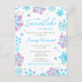 紫と青の雪片の冬の赤ちゃんシャワー ポストカード (正面)