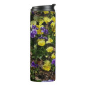 紫と黄色のパンジーの丘の斜面 タンブラー (回転左)