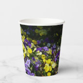 紫と黄色のパンジーの丘の斜面 紙コップ (裏面)