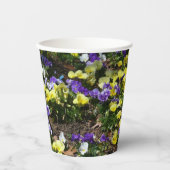 紫と黄色のパンジーの丘の斜面 紙コップ (正面)