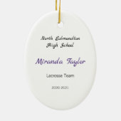 紫と黄色の金髪の女性ラクロス選手 セラミックオーナメント (裏面)