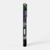 紫と黄色の髭のないアイリスのフローラ iPhone 16ケース (右側面)