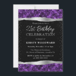 紫と黒のグリッターきらめく21st誕生日 招待状<br><div class="desc">紫とエレガント黒のきらめくグリッターグラムエッジデザイン暗い《写真》ぼけ味背景に銀元素を持つ</div>