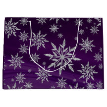 紫に輝く銀の雪