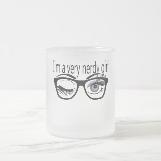 紫のアイシャドウを持つとてもオタクな女の子 フロストグラスマグカップ (中央)