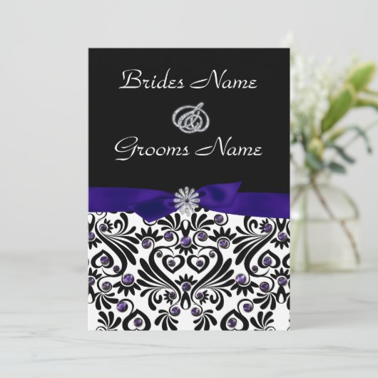 紫のアクセントを持つ白黒のダマ結婚スク 招待状 (スタンド正面)
