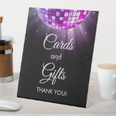 紫のカードとギフト70のディスコボール 台座サイン (インサイチュ)
