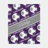 紫のガーリーグレースポーツ私はサッカー文字大好き フリースブランケット (正面)