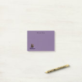 紫のクッションの上の漫画の亀の地獄の子猫 ポストイット (デスク上)